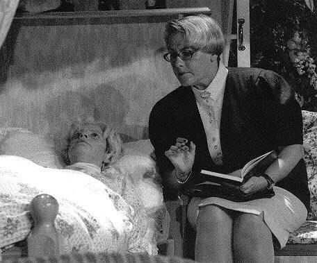 Tant Liske mit Frau Pichelsteiner